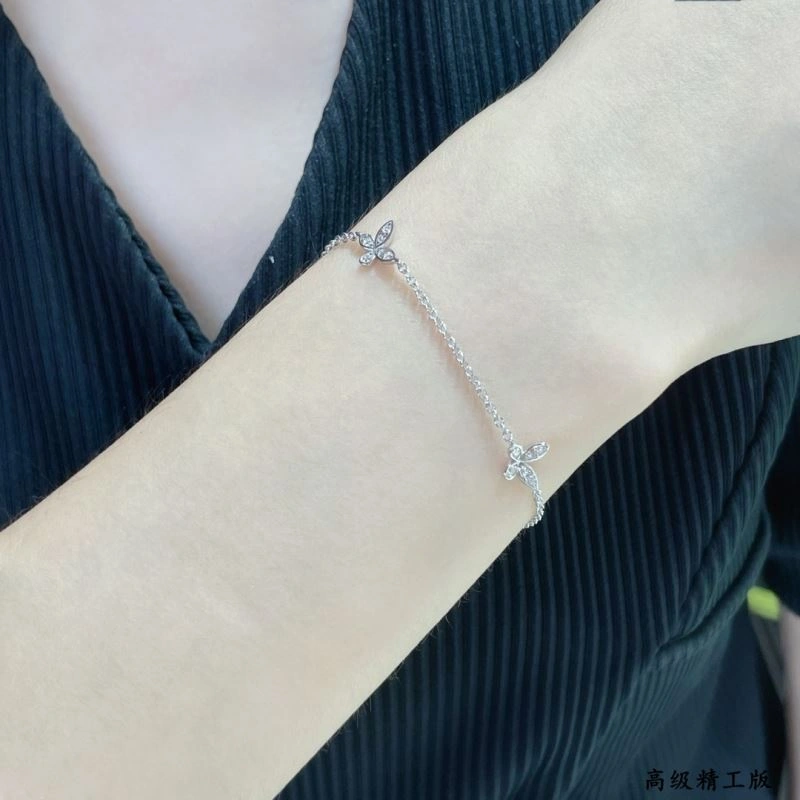 Fashionable Graff Bracelets 212063
