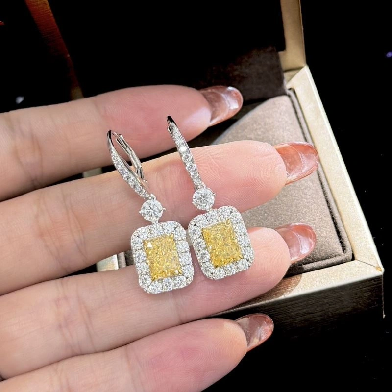 Lightweight Graff Earrings 212958