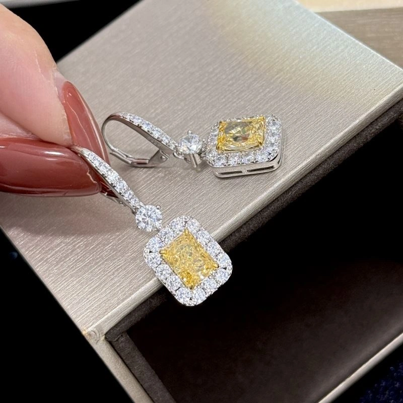 Lightweight Graff Earrings 212958