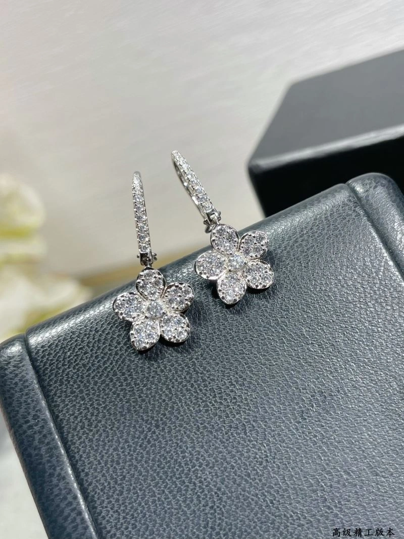 Comfortable Graff Earrings 212052
