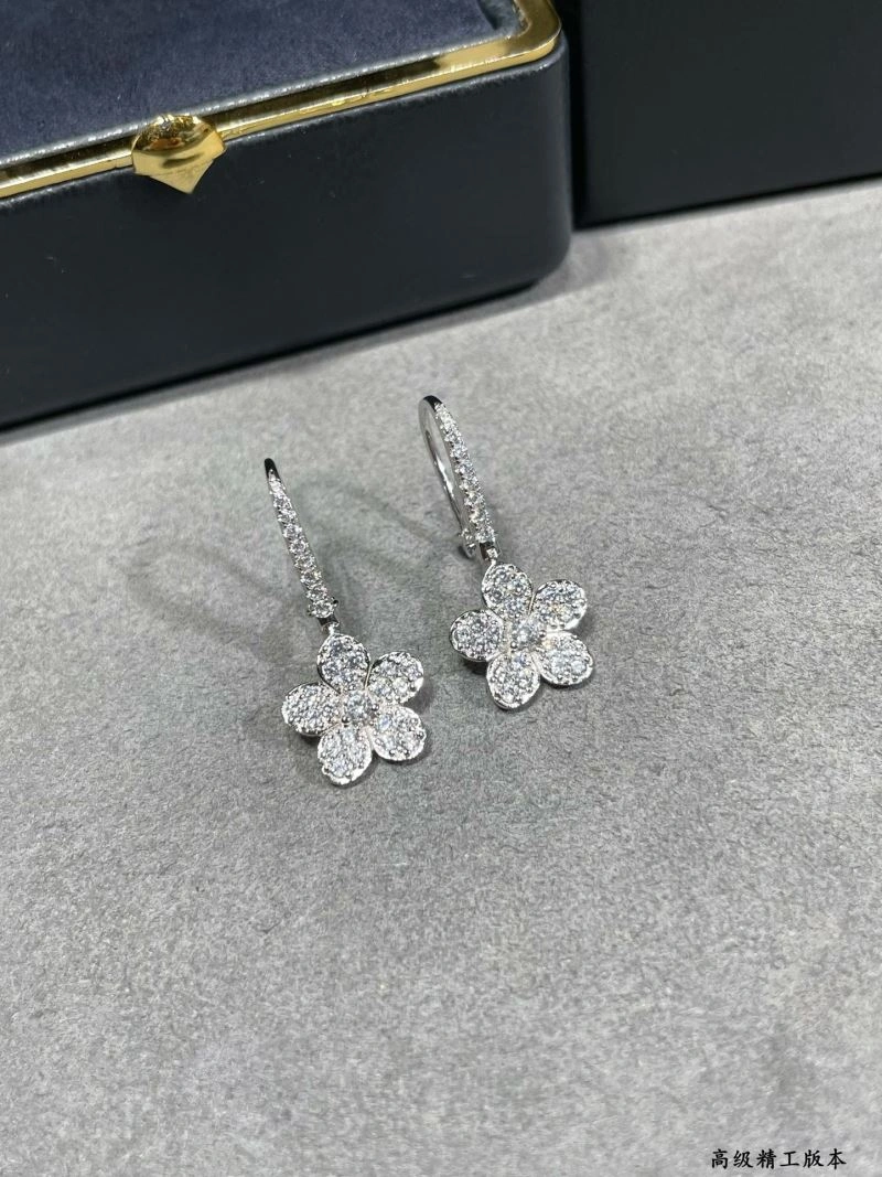 Comfortable Graff Earrings 212052