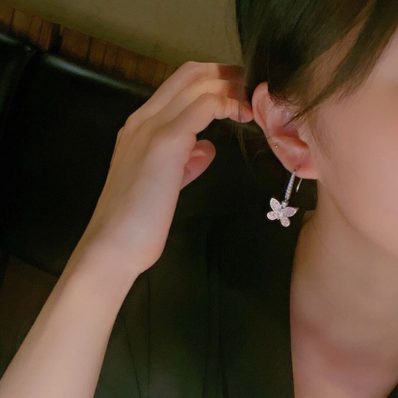 Graff Earrings Breathable 212033