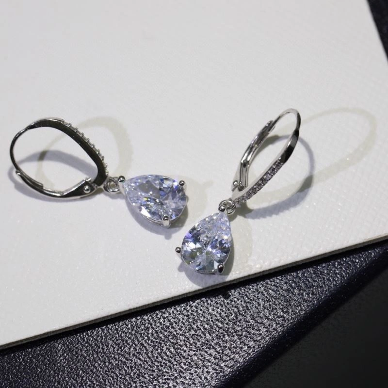 Trendsetting Graff Earrings 211217