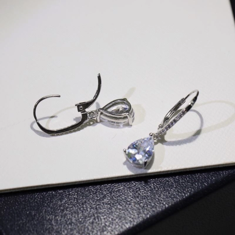 Trendsetting Graff Earrings 211217