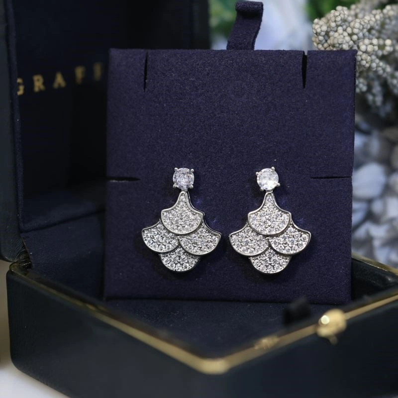 Sleek Graff Earrings 210688