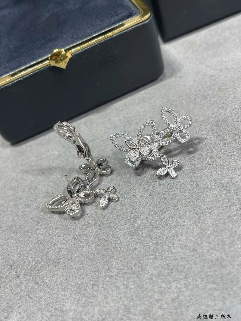 Graff Earrings TechFriendly 210675