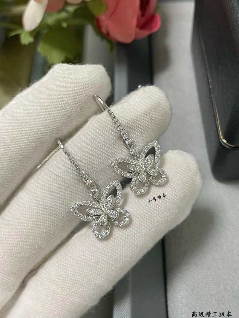 Snug Graff Earrings 210665