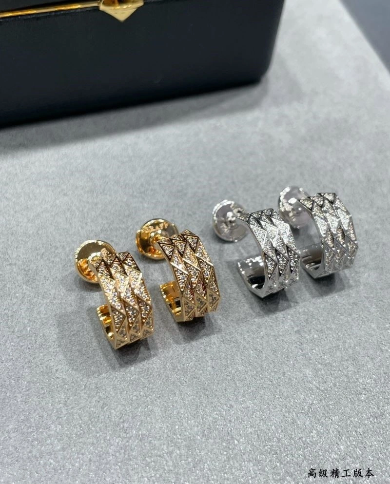 Graff Earrings MoistureWicking 209786