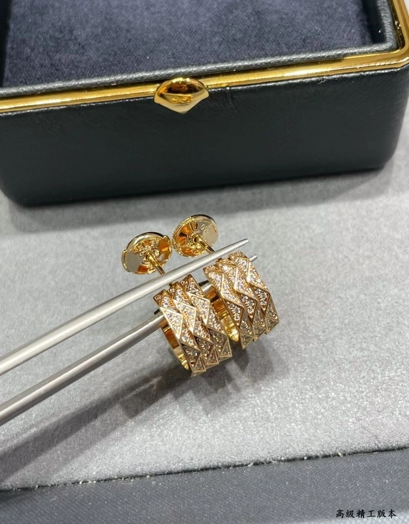 Graff Earrings MoistureWicking 209786