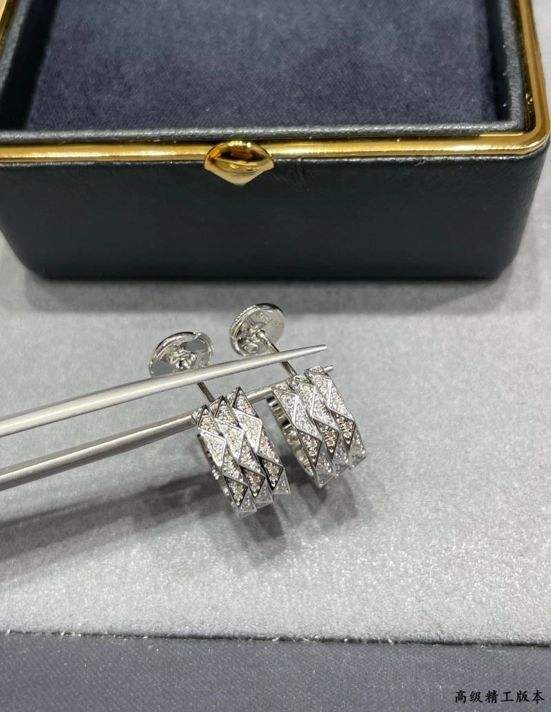 Graff Earrings MoistureWicking 209786