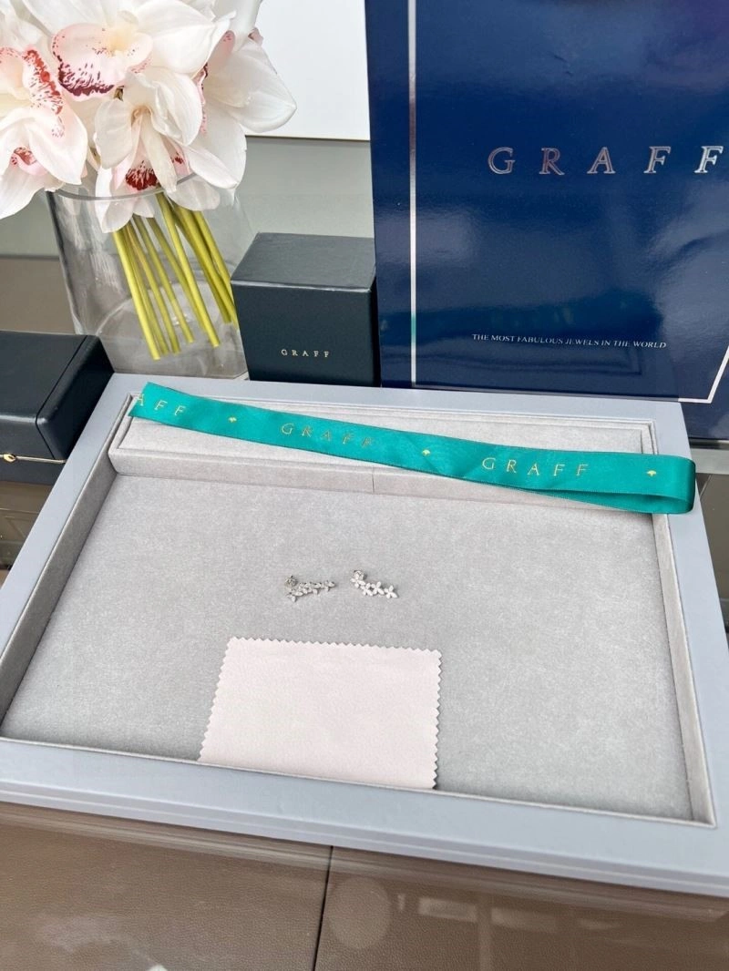Graff Earrings Classic 208692