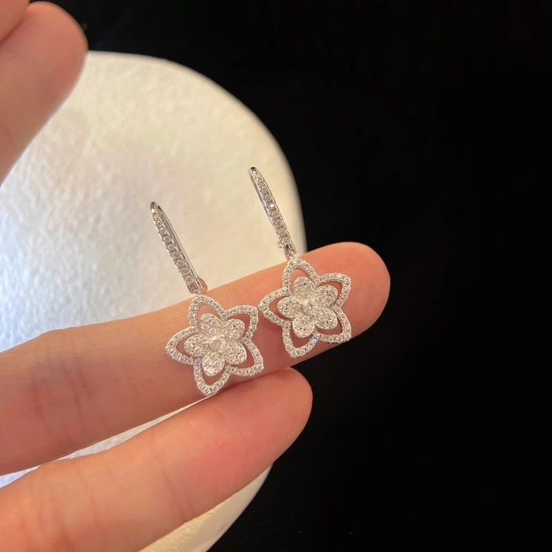 Graff Earrings Cozy 207965