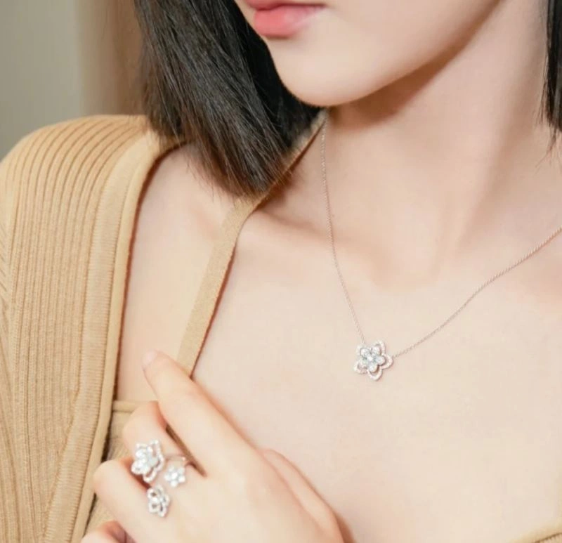 ModernLook Graff Necklaces 213929