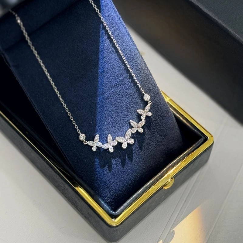 Graff Necklaces Modern 213920