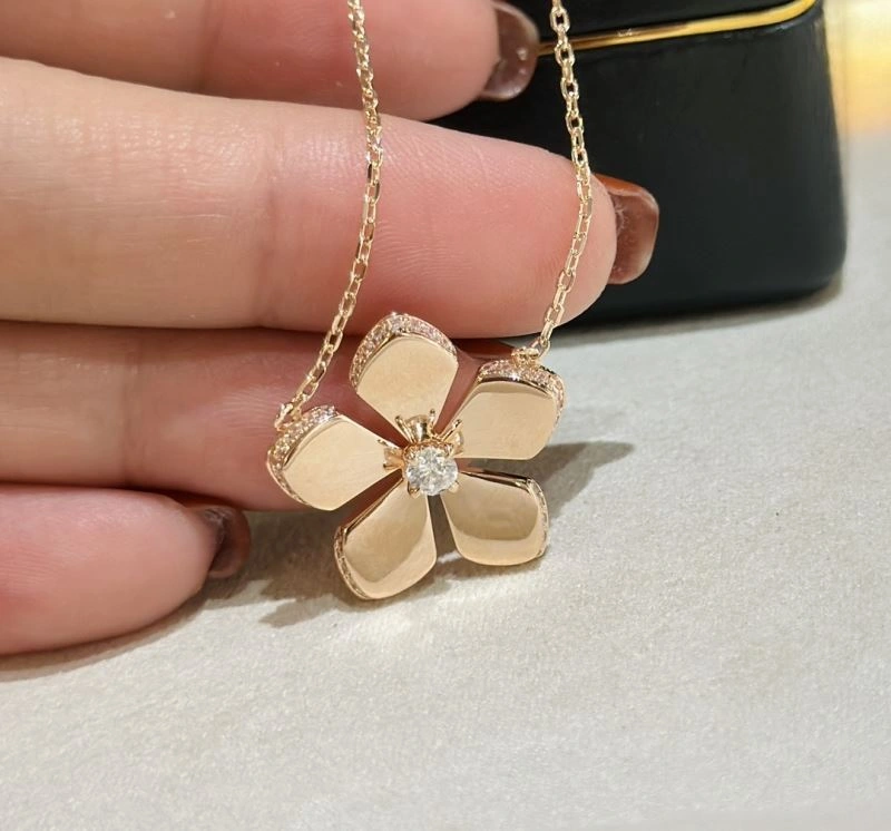 Graff Necklaces Lightweight 213472