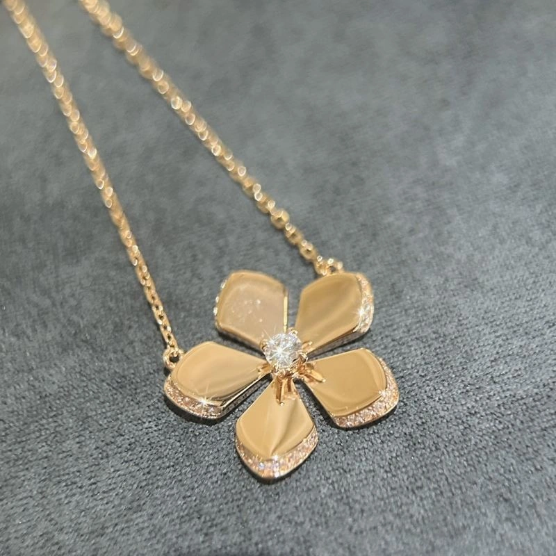 Graff Necklaces Lightweight 213472