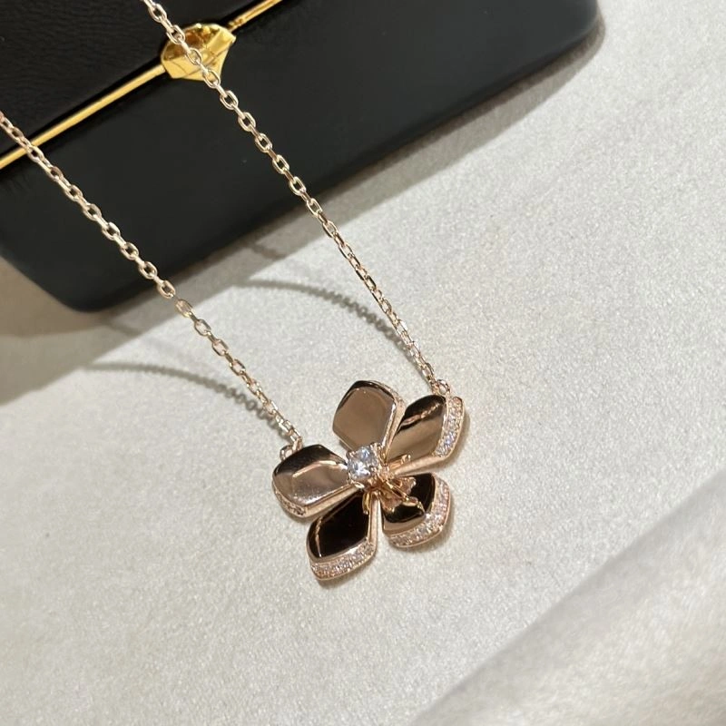 Graff Necklaces Lightweight 213472