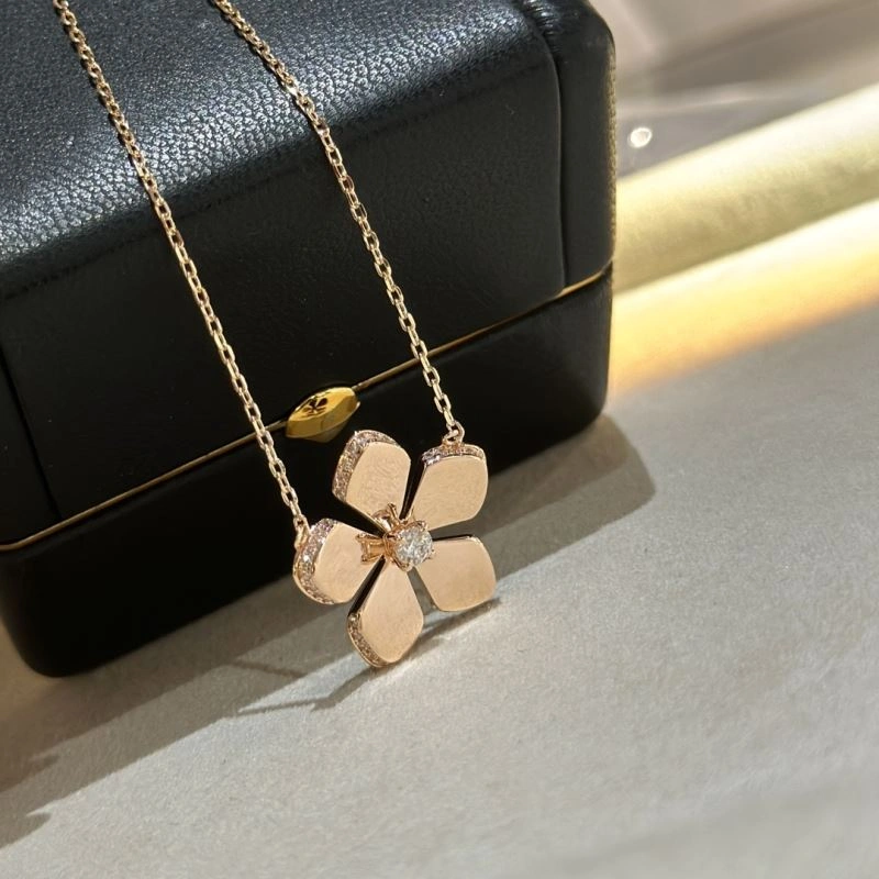 Graff Necklaces Lightweight 213472
