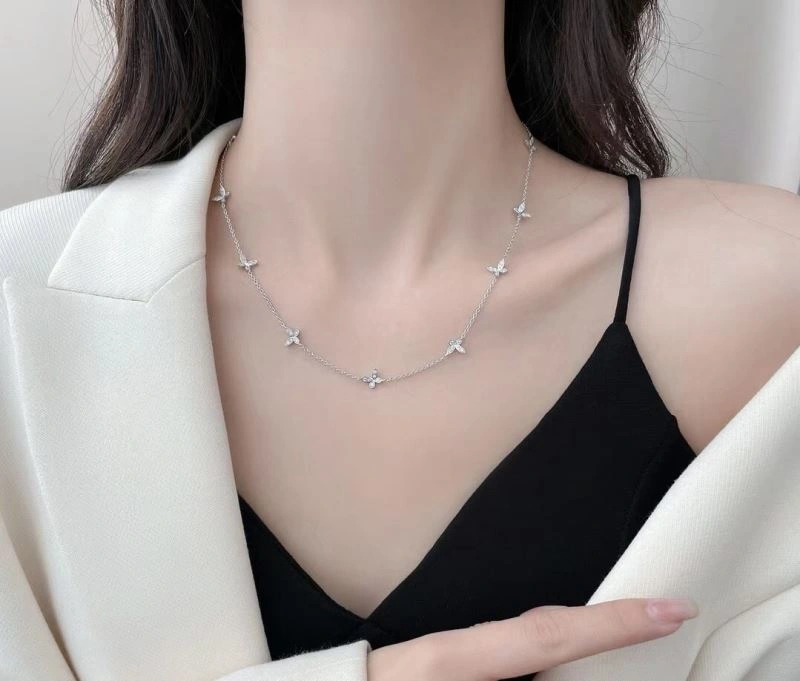 Graff Necklaces FreshLook 214560