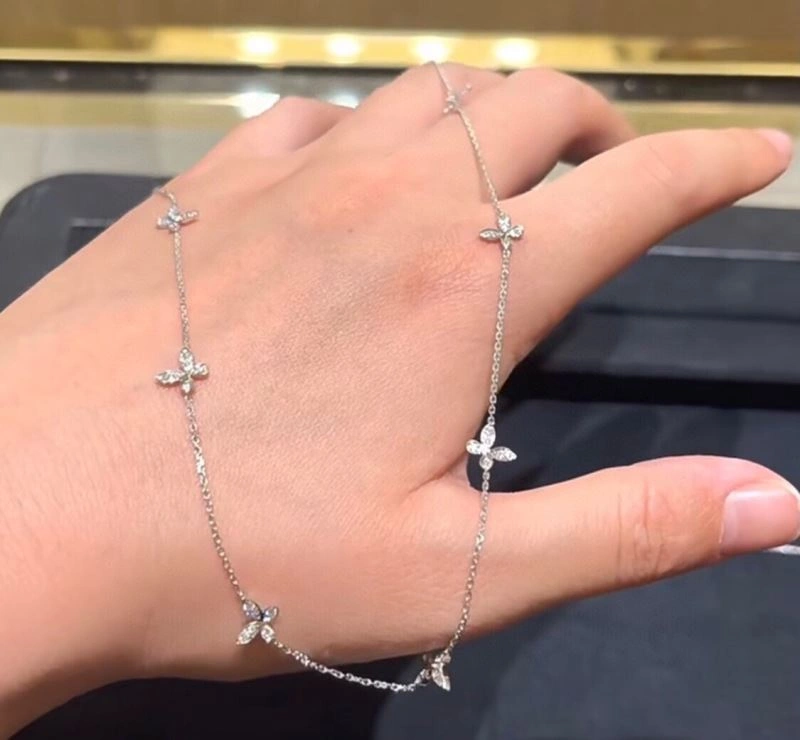 Graff Necklaces FreshLook 214560
