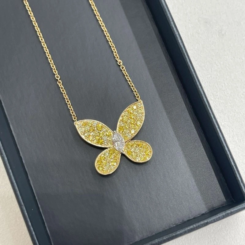 Graff Necklaces UrbanChic 214551