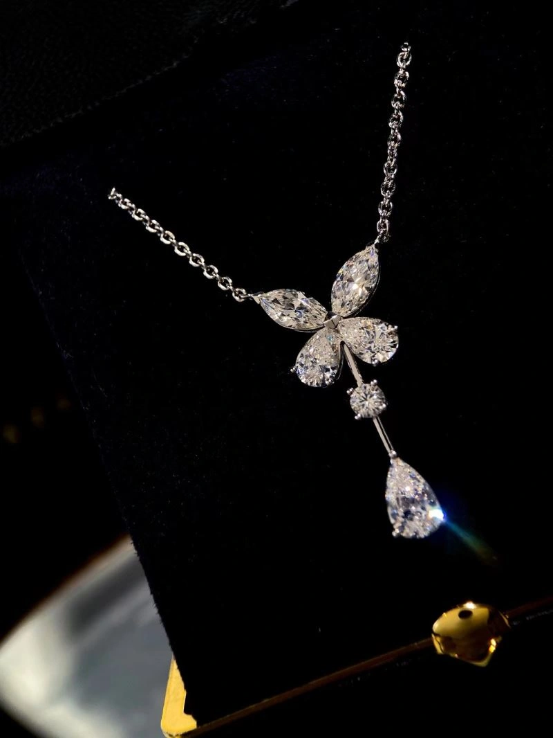 Graff Necklaces Refined 214210