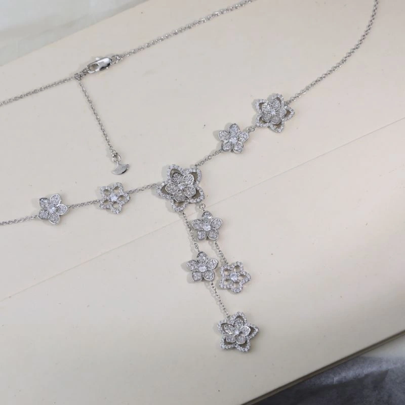 Trendsetting Graff Necklaces 214224