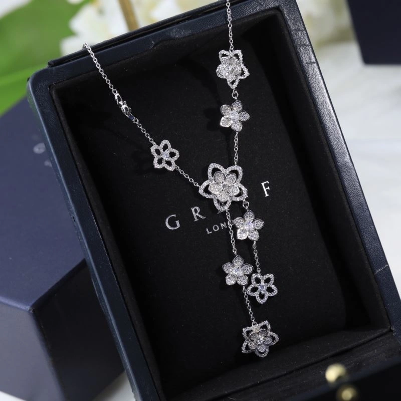 Trendsetting Graff Necklaces 214224