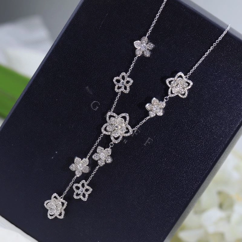 Trendsetting Graff Necklaces 214224