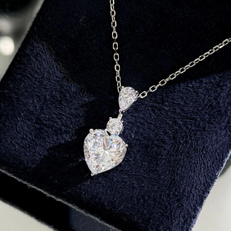 Graff Necklaces MoistureWicking 212952