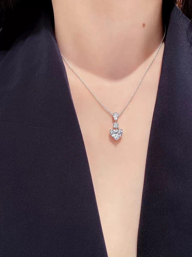 Graff Necklaces MoistureWicking 212952