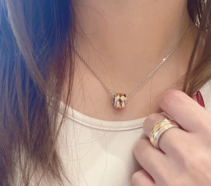 TravelReady Graff Necklaces 212017