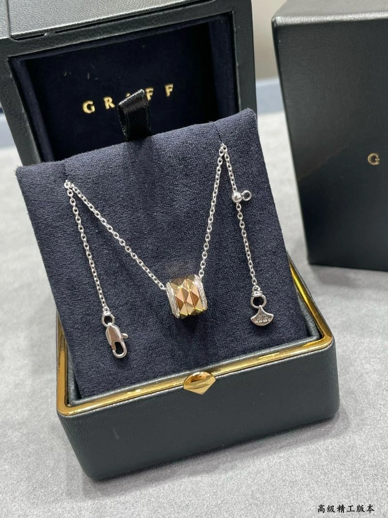 TravelReady Graff Necklaces 212017