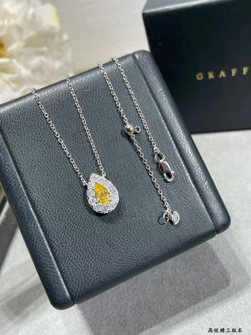 Modern Graff Necklaces 212016