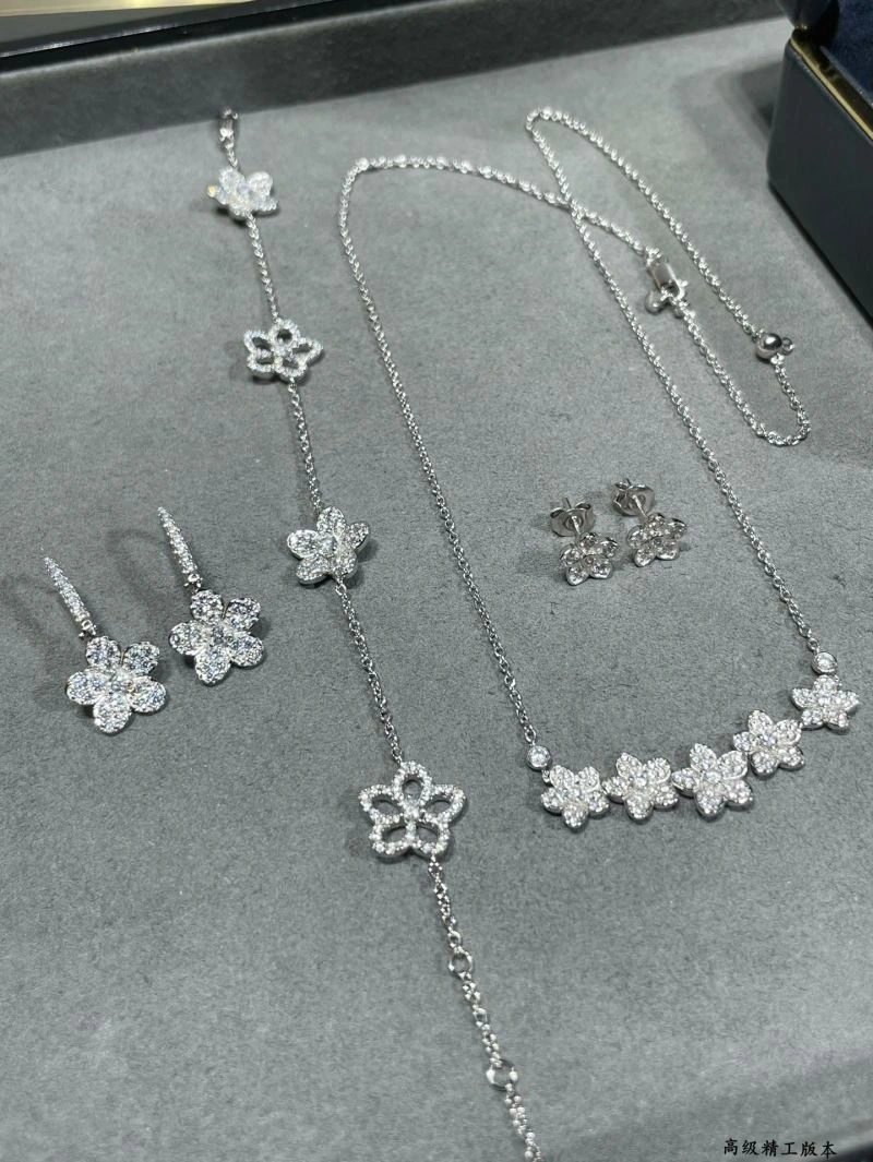 Graff Necklaces UrbanStyle 212014
