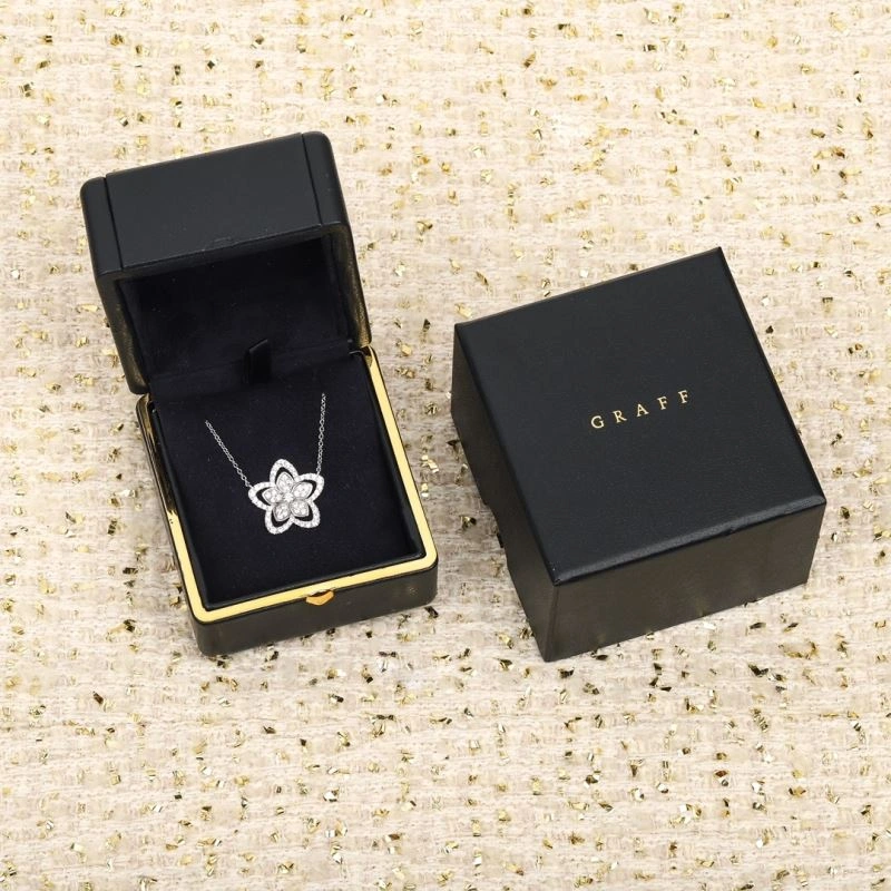 Trendsetting Graff Necklaces 211205