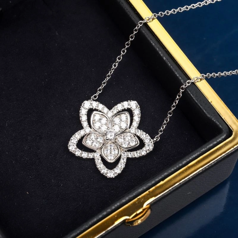 Trendsetting Graff Necklaces 211205