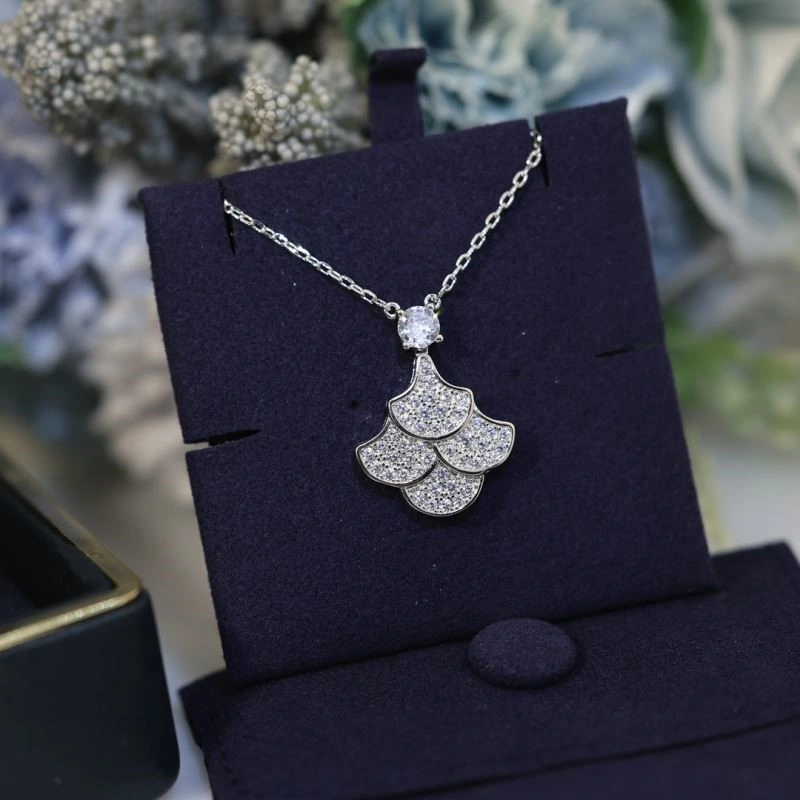 Sleek Graff Necklaces 210662