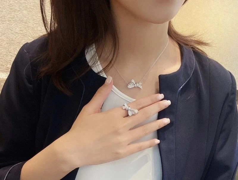 Seasonal Graff Necklaces 210668