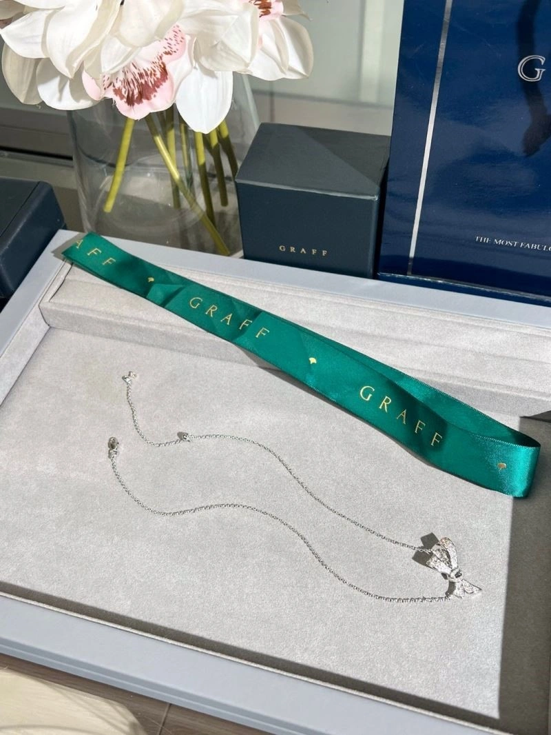 Classic Graff Necklaces 210661