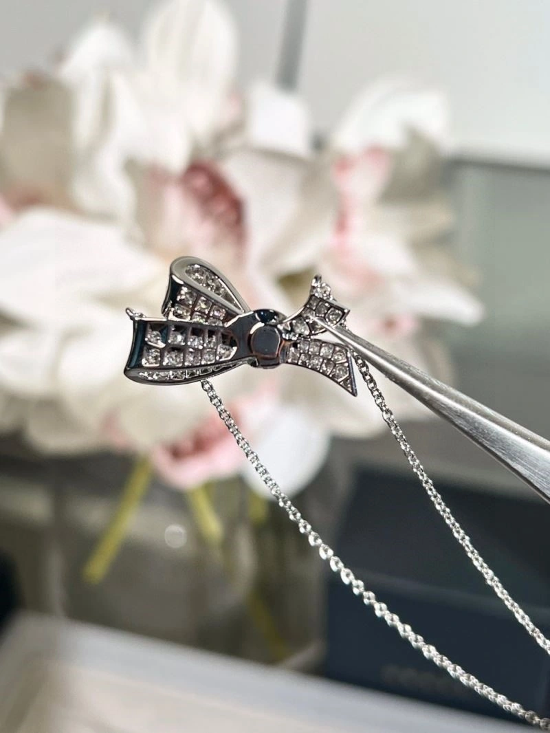 Classic Graff Necklaces 210661