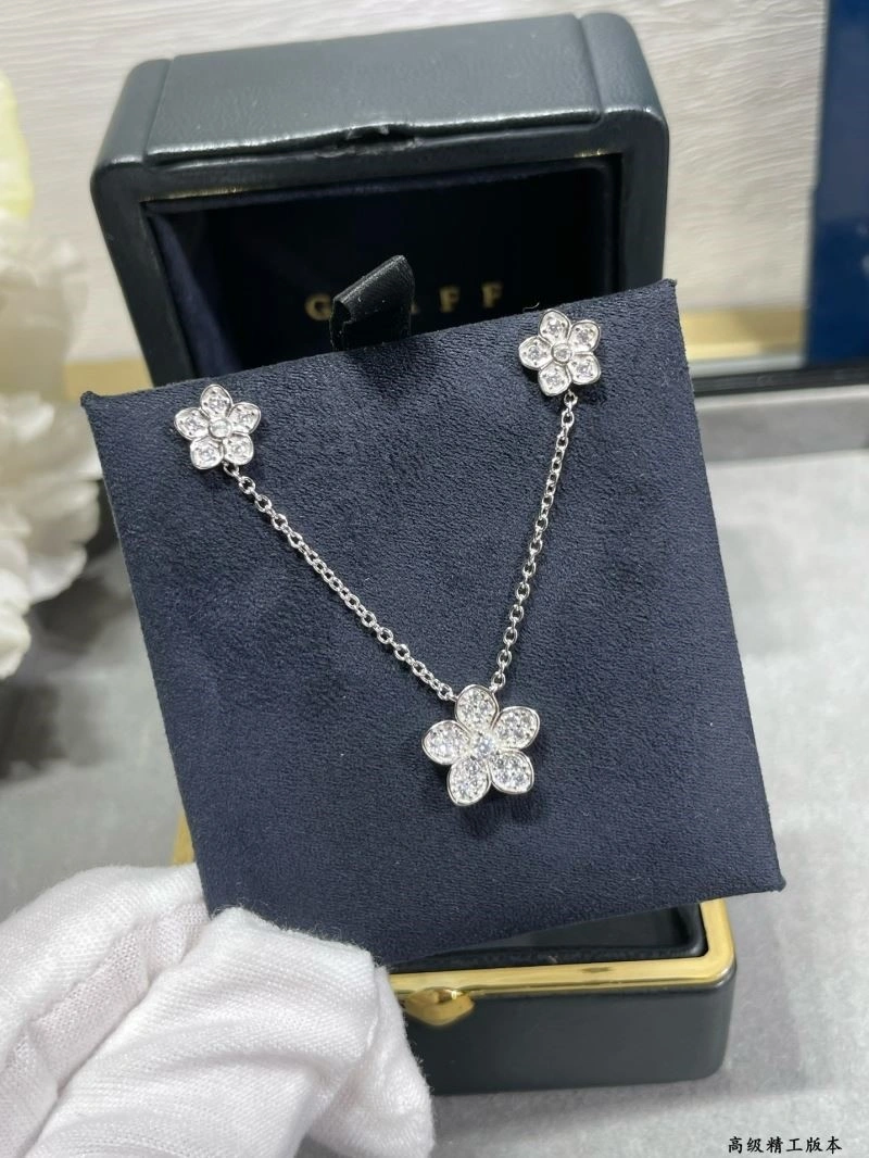 Graff Necklaces UrbanStyle 210673