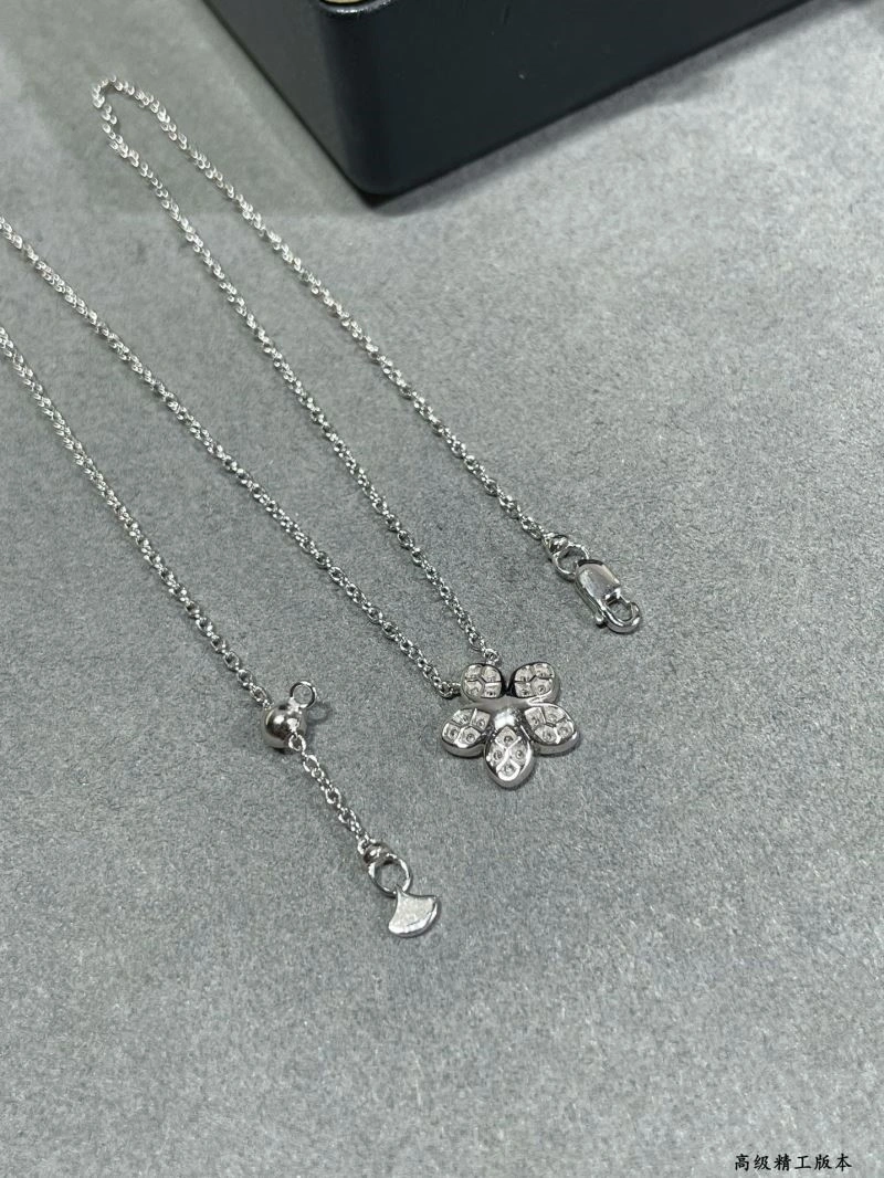 Graff Necklaces UrbanStyle 210673