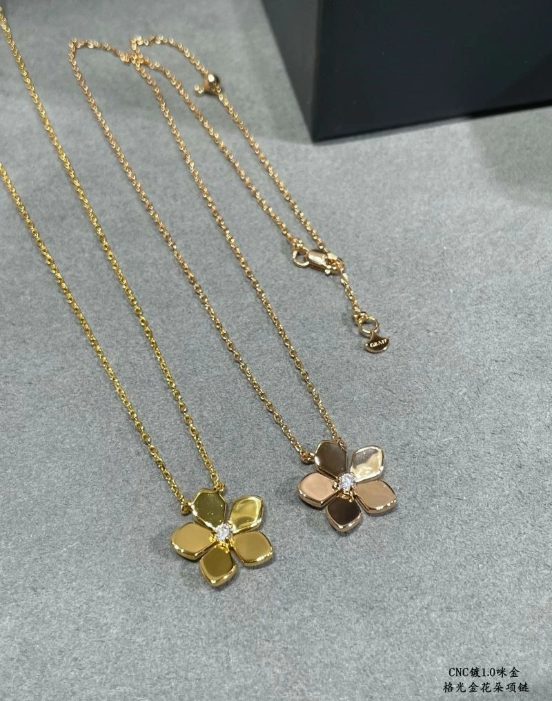 Graff Necklaces Vibrant 210652