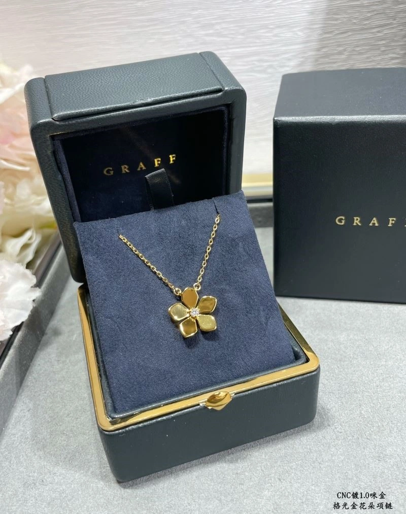 Graff Necklaces Vibrant 210652