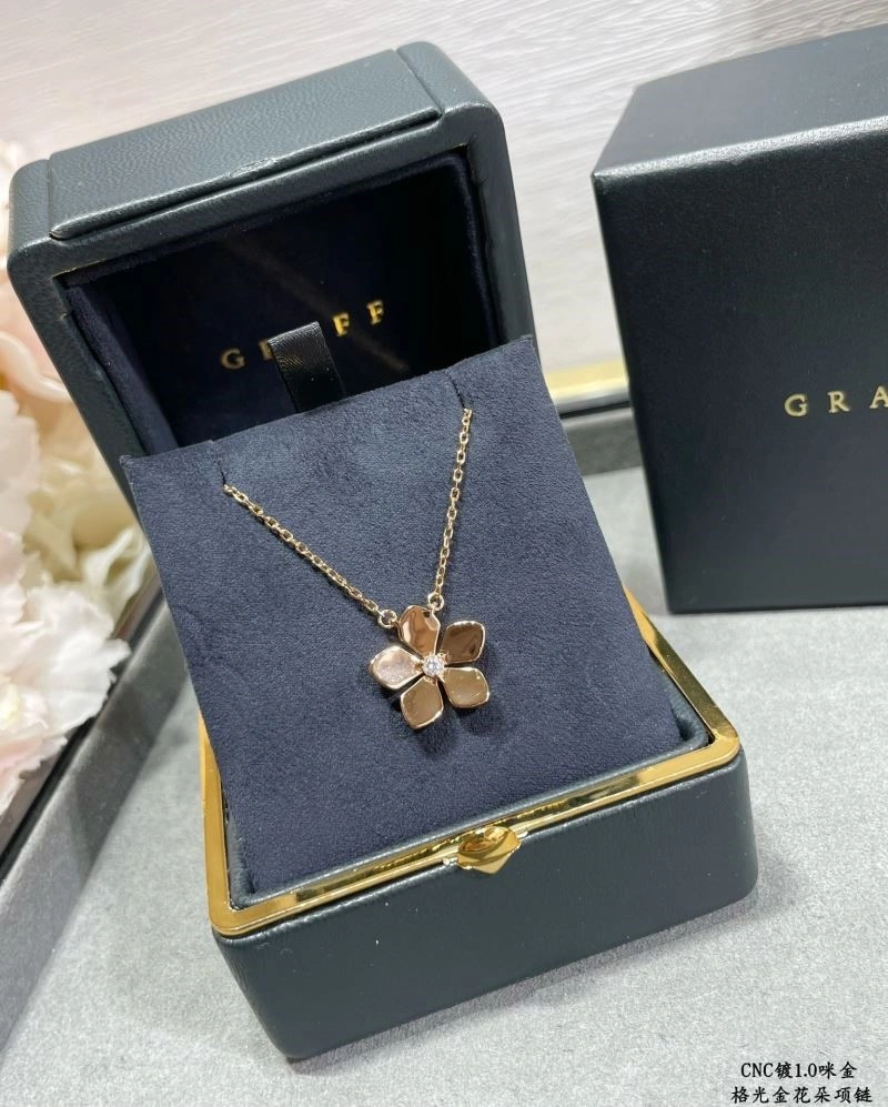Graff Necklaces Vibrant 210652