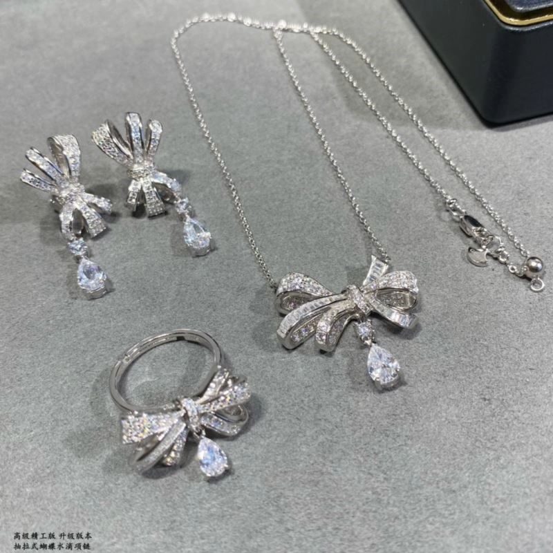 Minimalist Graff Necklaces 210649