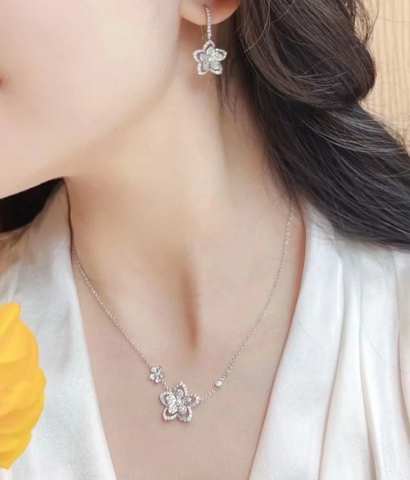 Graff Necklaces Youthful 210645