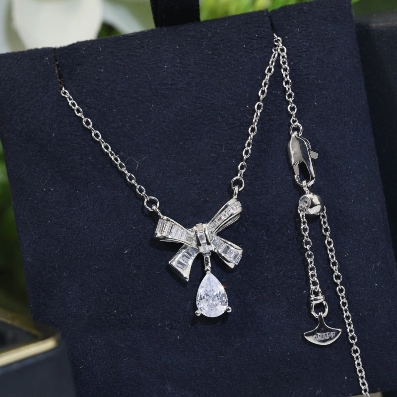 Graff Necklaces Original 207945