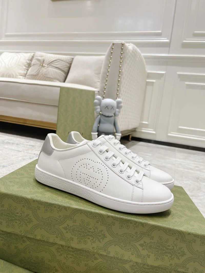 Trendsetting Gucci ACE Shoes 24558